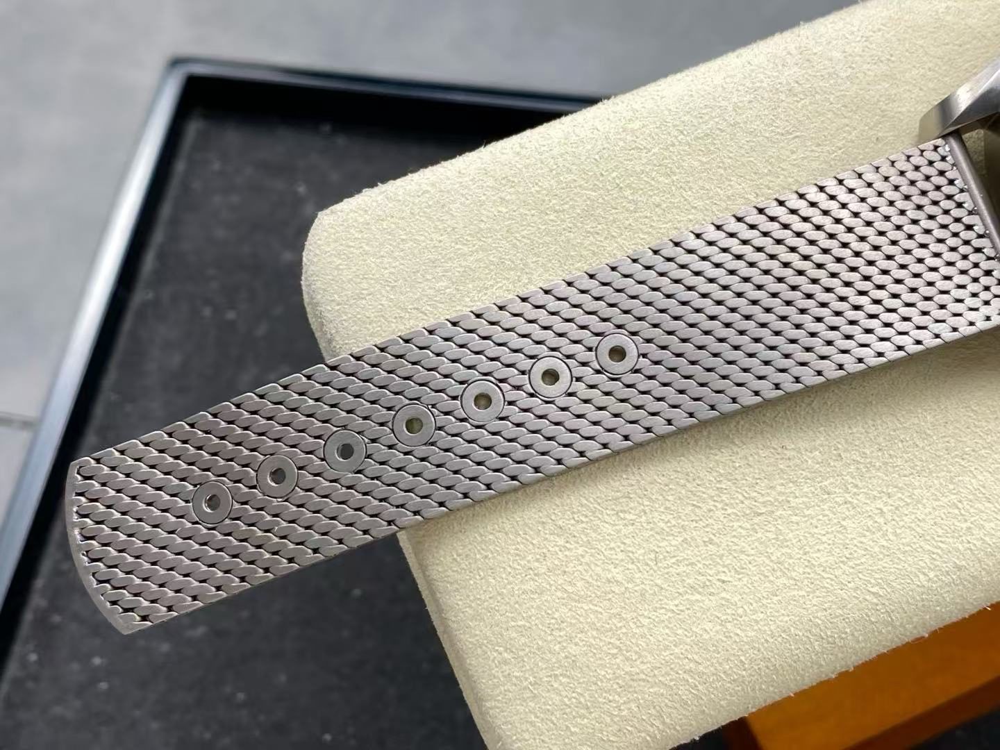 029c90995a3c82e377e9c72f2e2af001 Omega Seamaster NO TIME TO DIE James Bond Replica - El mejor reloj clon suizo - Image 10