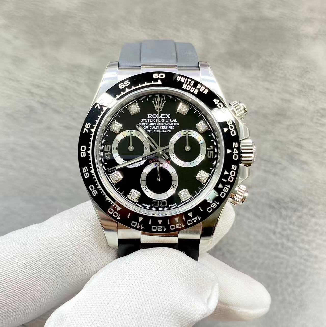 041ee919bb0d1dfe311db53b10a58991.jpeg Replica Rolex Daytona Diamond Bezel White Gold Automatic Black Dial - Image 2
