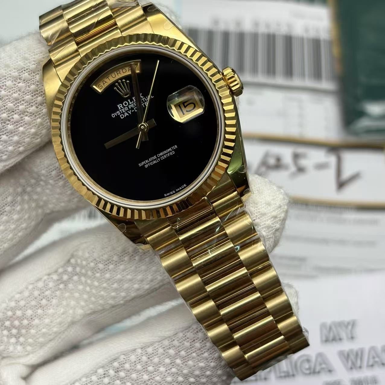 09aae4ef863a5df21edaa7e3a2f396e4 Rolex Day Date President Gold Replica - Black Dial - Image 4