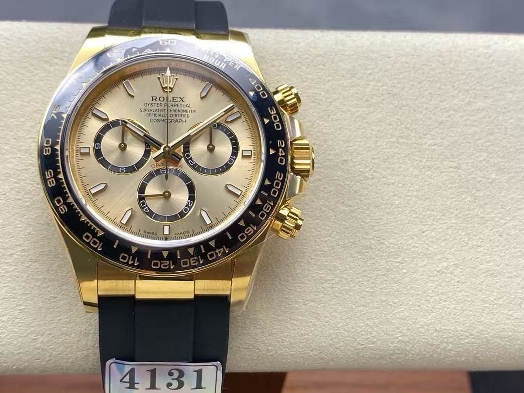 13c7a4ef2de3023763ae4eac050ce9a9 Superclone Rolex Daytona Golden Dial 126518LN - Image 2