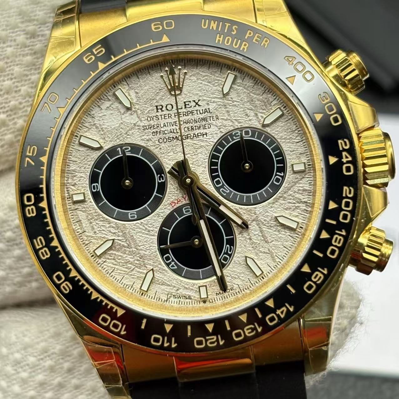 2899241eae0176e87b9b39a9d57e98c2 Superclone Rolex Daytona 40 mm 126518LN Meteorite Dial - Image 2