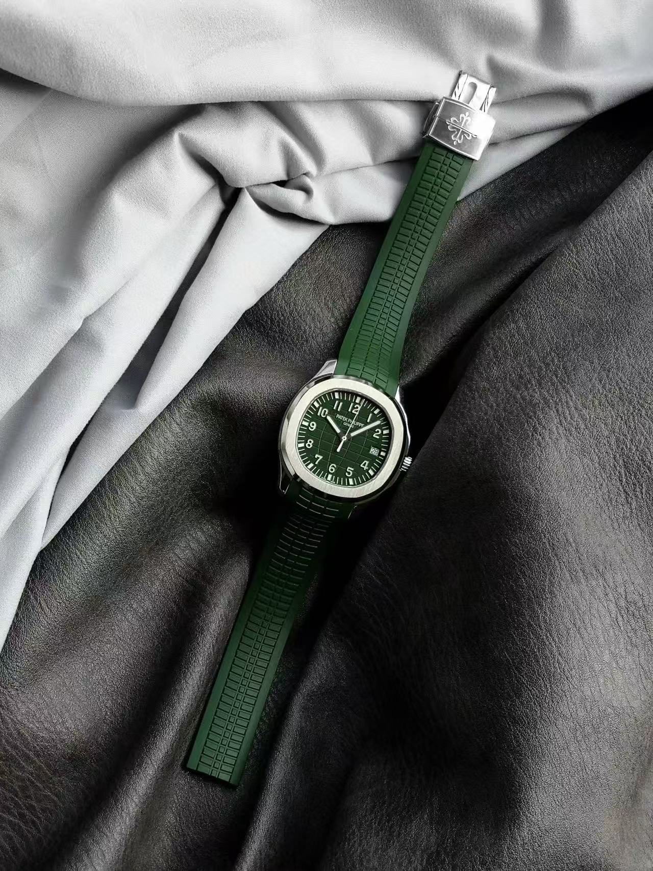 2a9cb0cf5bf55124115144ee9db16599 Replica Aquanaut Green Dial Patek Philippe Aquanaut 5168G - Image 6