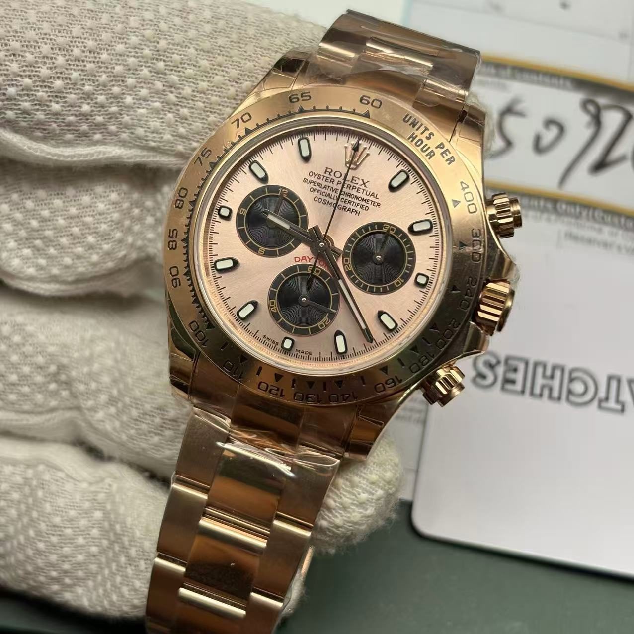 2d393bd4e4cab4583db1dee797cabf26 Rolex Daytona Rose Gold Swiss Made Clone 116505/1 - Image 3