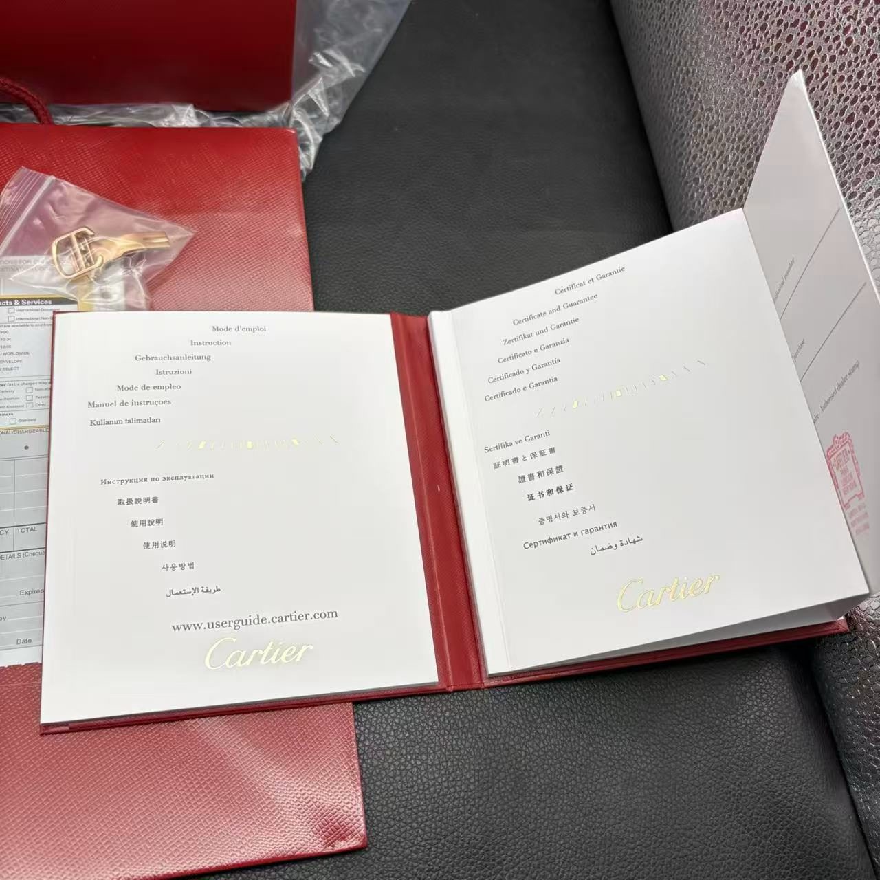 32efa8eda719e6d3f2d17d262c5991f0 Replica Cartier Santos WGSA0012 Watch - Image 7