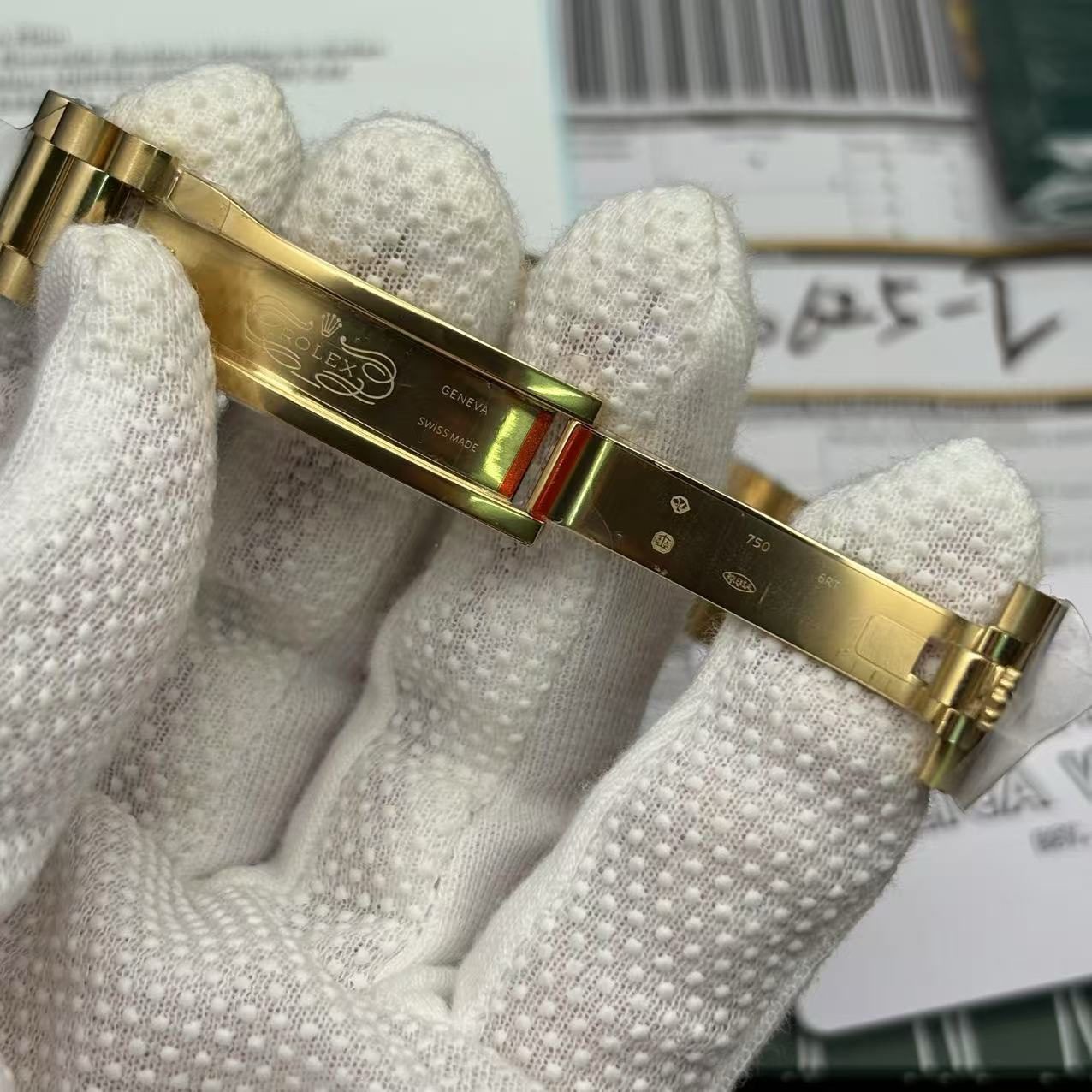 38f8c989ea4d21996a5b9c14ef736257 Rolex Day Date President Gold Replica - Black Dial - Image 3