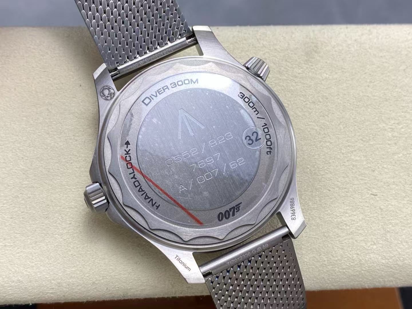 3d9d22e4df5070989de06cd5799c5f71 Omega Seamaster NO TIME TO DIE James Bond Replica - El mejor reloj clon suizo - Image 7