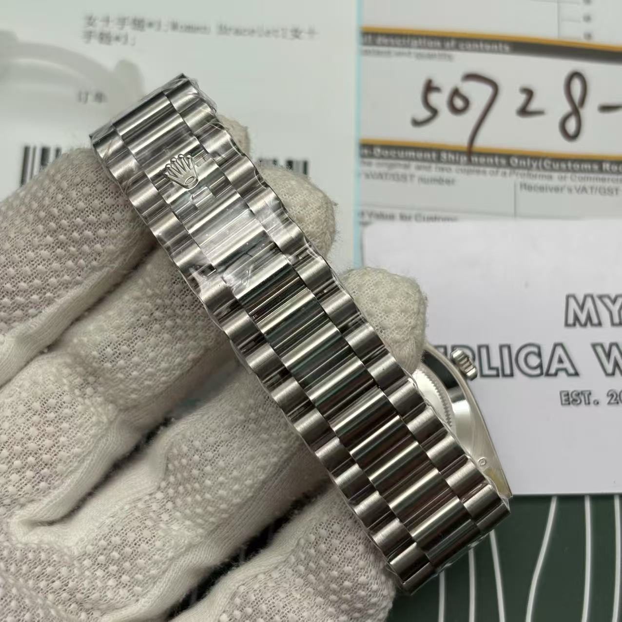 5958bb528c2e492c4eab252937e0be0f Rolex Day-Date M228239 Blue Watch - Image 12