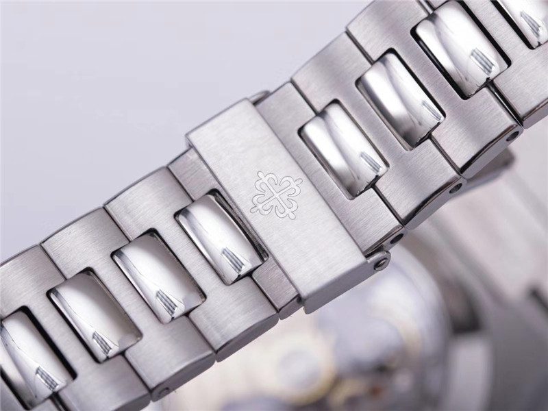 5f09e7966f590 Replica Patek Philippe 5726 Blue Calendar Watch - Image 5