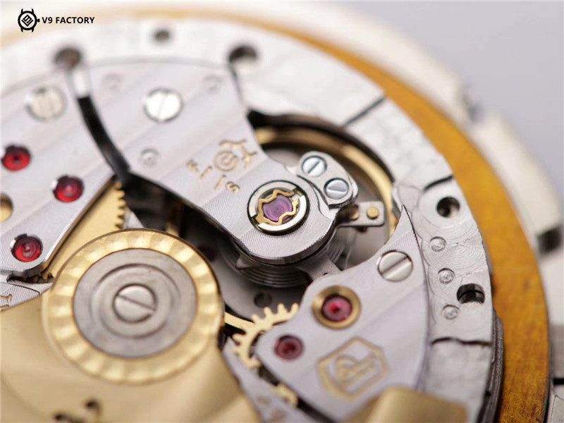 5f09e7d29954d Replica Patek Philippe 5726 Blue Calendar Watch movement