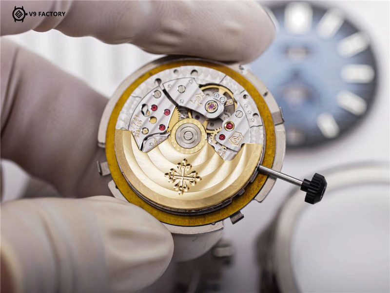 5f09e7d2f2341 Replica Patek Philippe 5726 Blue Calendar Watch movment