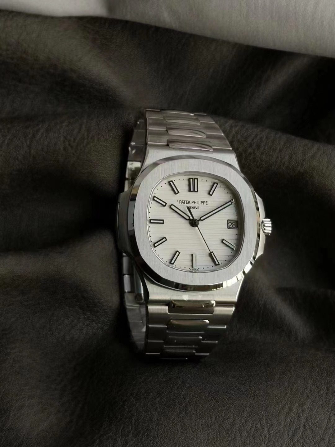 Replica Patek Philippe Nautilus 5711 White Dial Replica Patek Philippe Nautilus 5711 White Dial