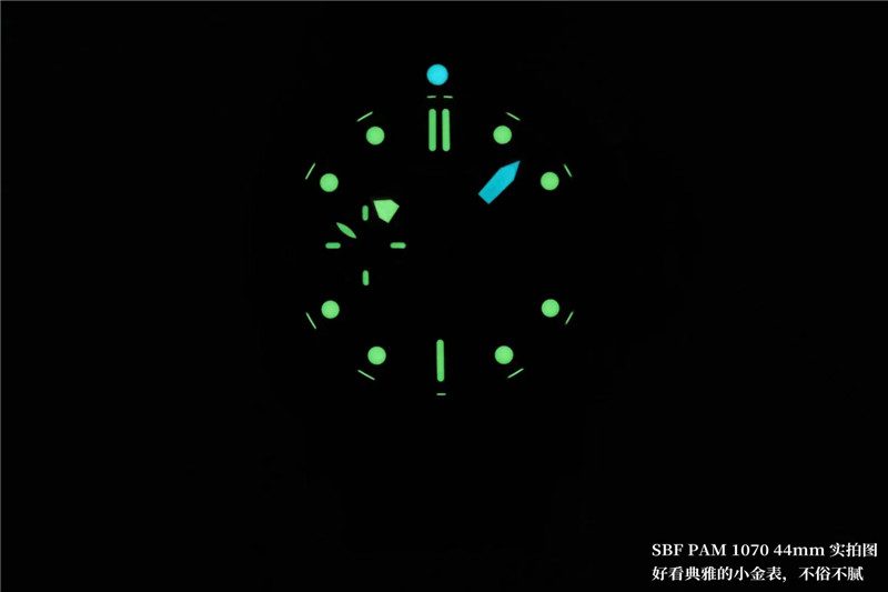 63ec4c298558c Replica Panerai Submersible PAM01070 Black Watch glow in the dark