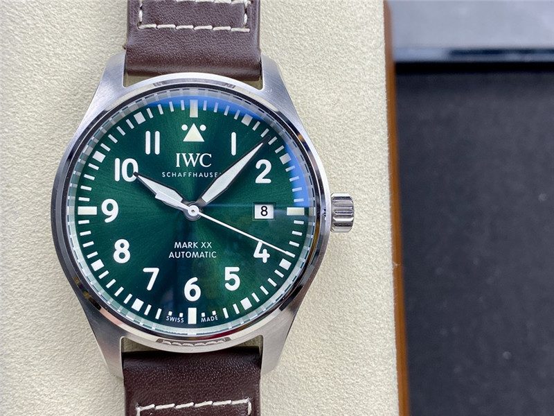 63f57eefaa145 Replica Clone IWC Pilot’s Mark 20 Green Watch