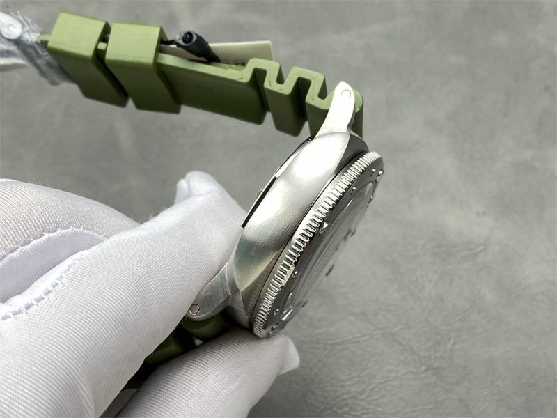 68085617727a6 Panerai Submersible PAM01226 Green Watch - Image 6