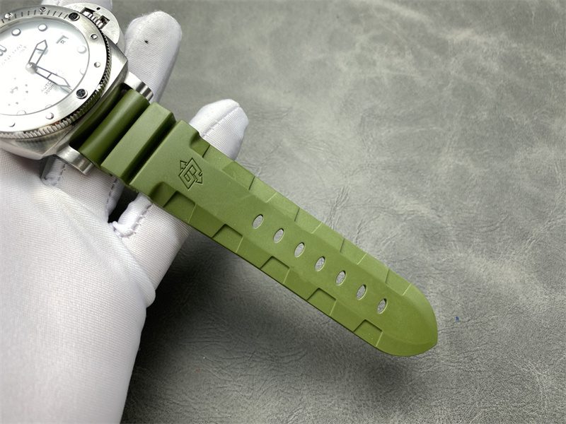 6808561847f36 Panerai Submersible PAM01226 Green Watch - Image 11