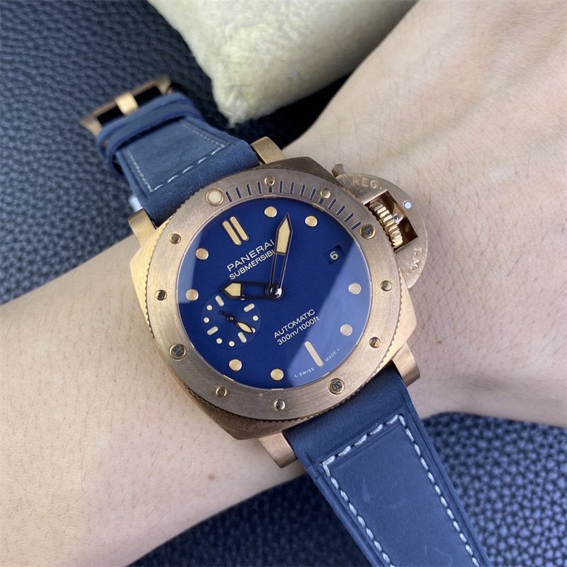 68085aba7a109 Panerai Submersible PAM01074 Bronze Watch - Image 2