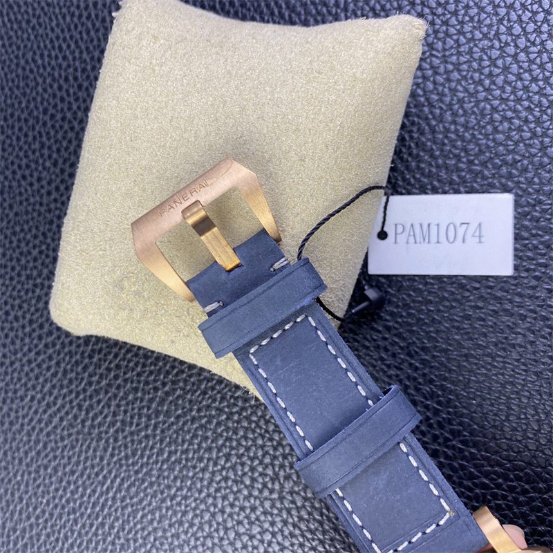 68085abbc4b84 Panerai Submersible PAM01074 Bronze Watch - Image 9