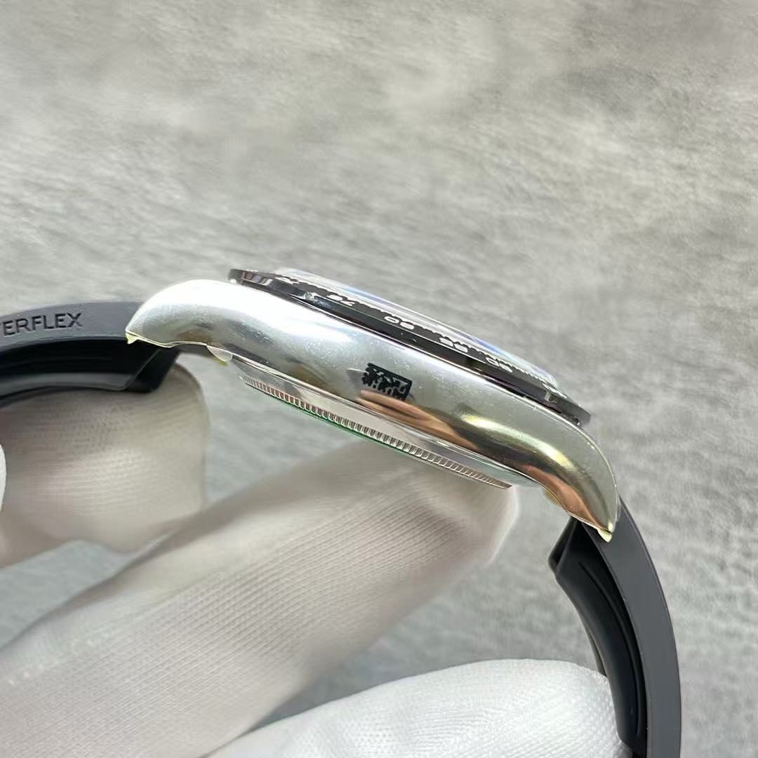 6d2cec30d8f2dd23e87a2dc74b8dc467.jpeg Replica Rolex Daytona Diamond Bezel White Gold Automatic Black Dial - Image 6