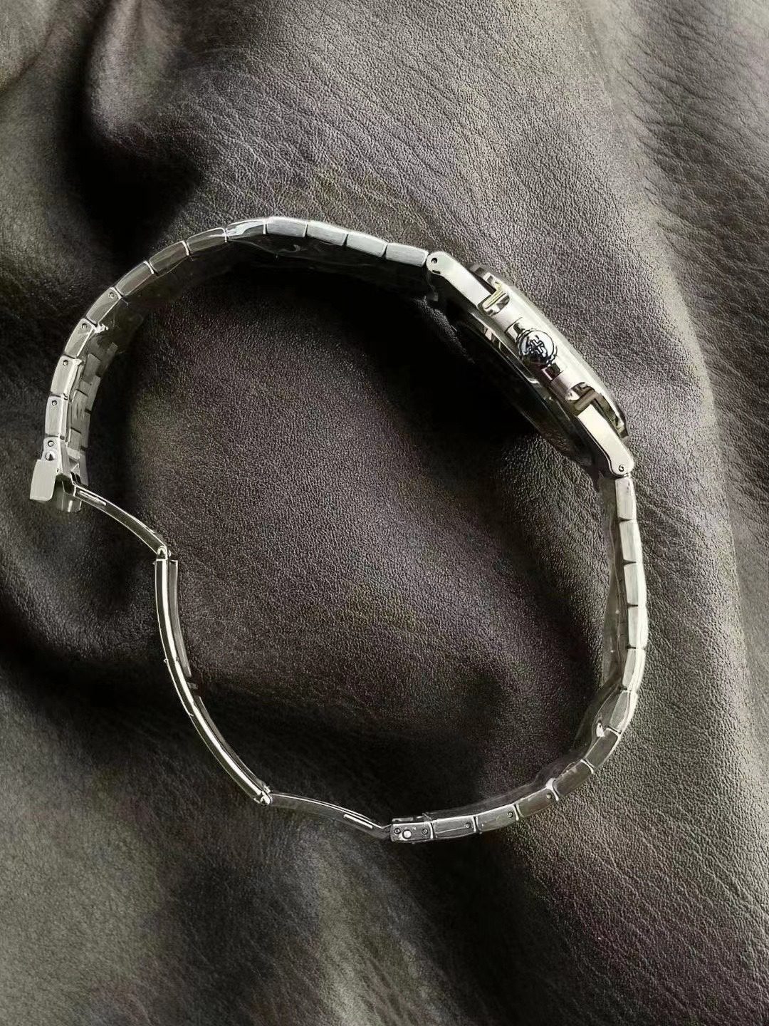 Replica Patek Philippe Nautilus 5711 White Dial Replica Patek Philippe Nautilus 5711 White Dial