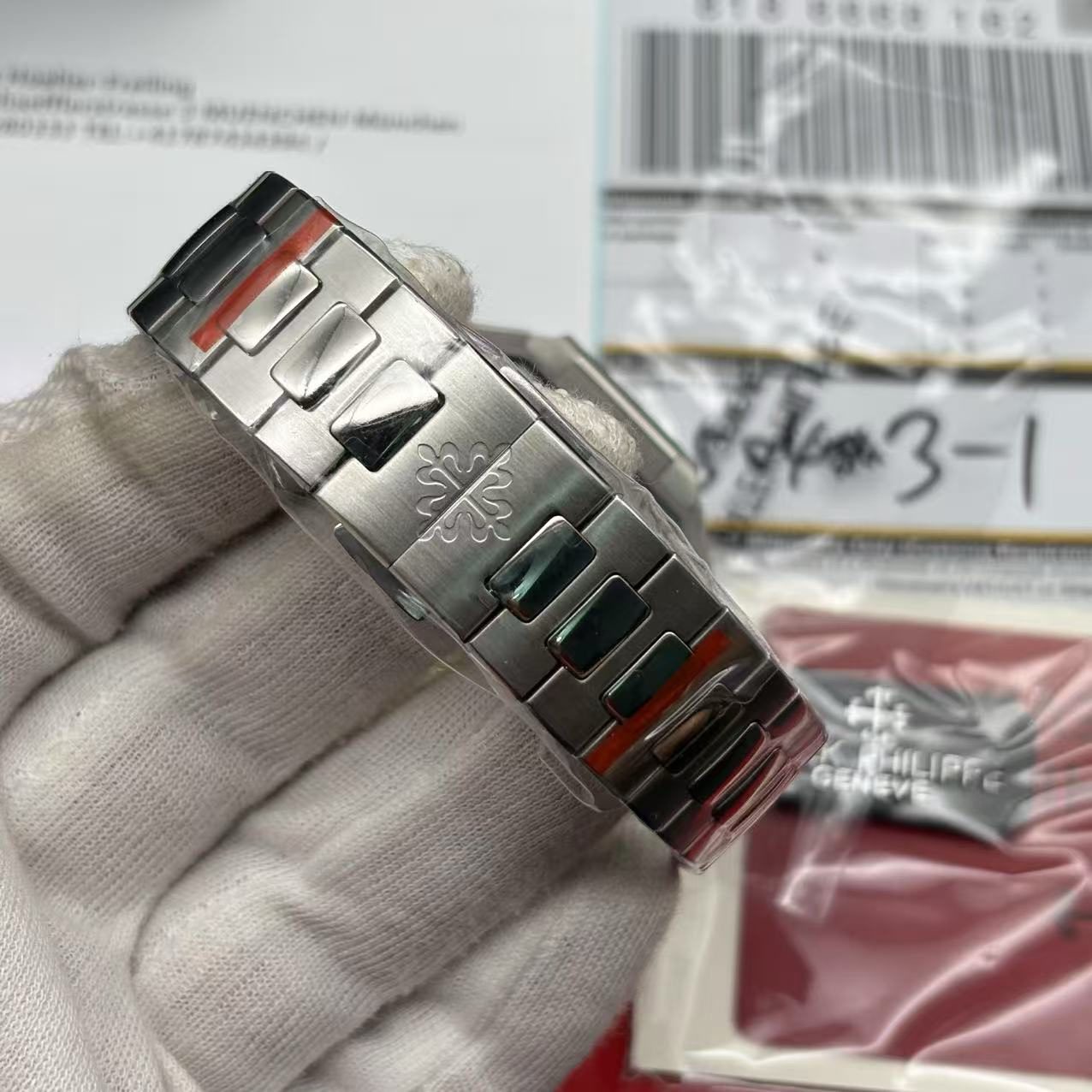 7c9bb4728a3935601560cb037a85094a Replica Patek Philippe Cubitus 2025 Model - Best Copy - Image 3