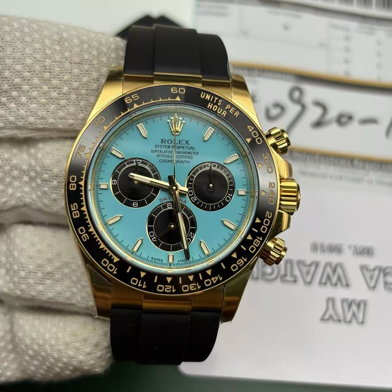 81161de40f5bb12ae0e4846924fa69f9 Superclone Rolex Daytona 40 mm 126518LN Tiffany Dial - Image 5