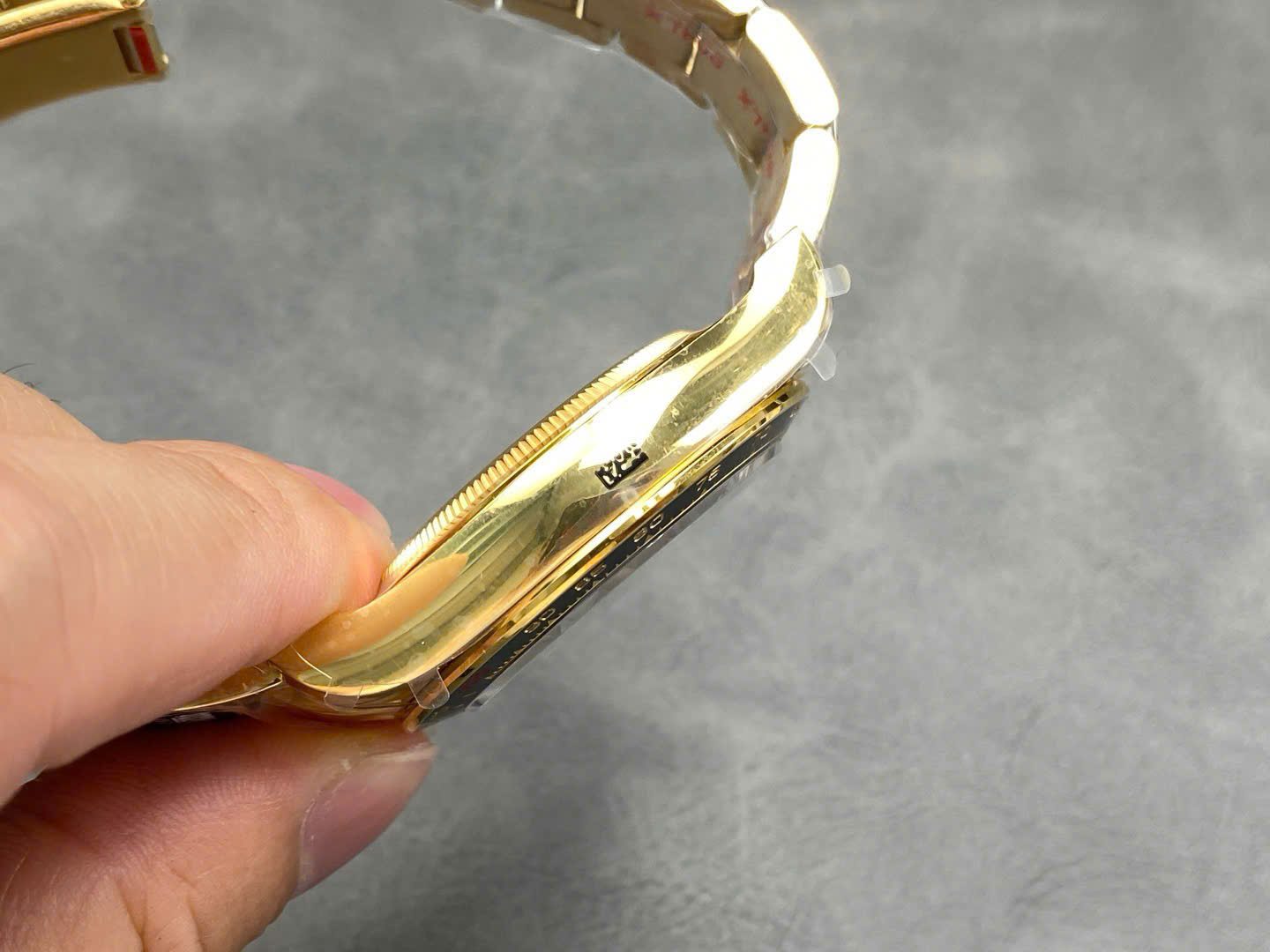 Dong-Ho-Rolex-Daytona-126528LN-Le-Mans-100th-Year-Che-Tac-May-Calibre-4132-Xuong-QF-40mm-7 Rolex Daytona 126528LN Le Mans 100th Year Best Replicas Swiss Movement Calibre 4132 QF Factory V8 40mm