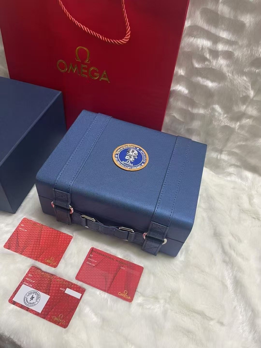 IMG_2046 Omega Snoopy Replica Watch Box