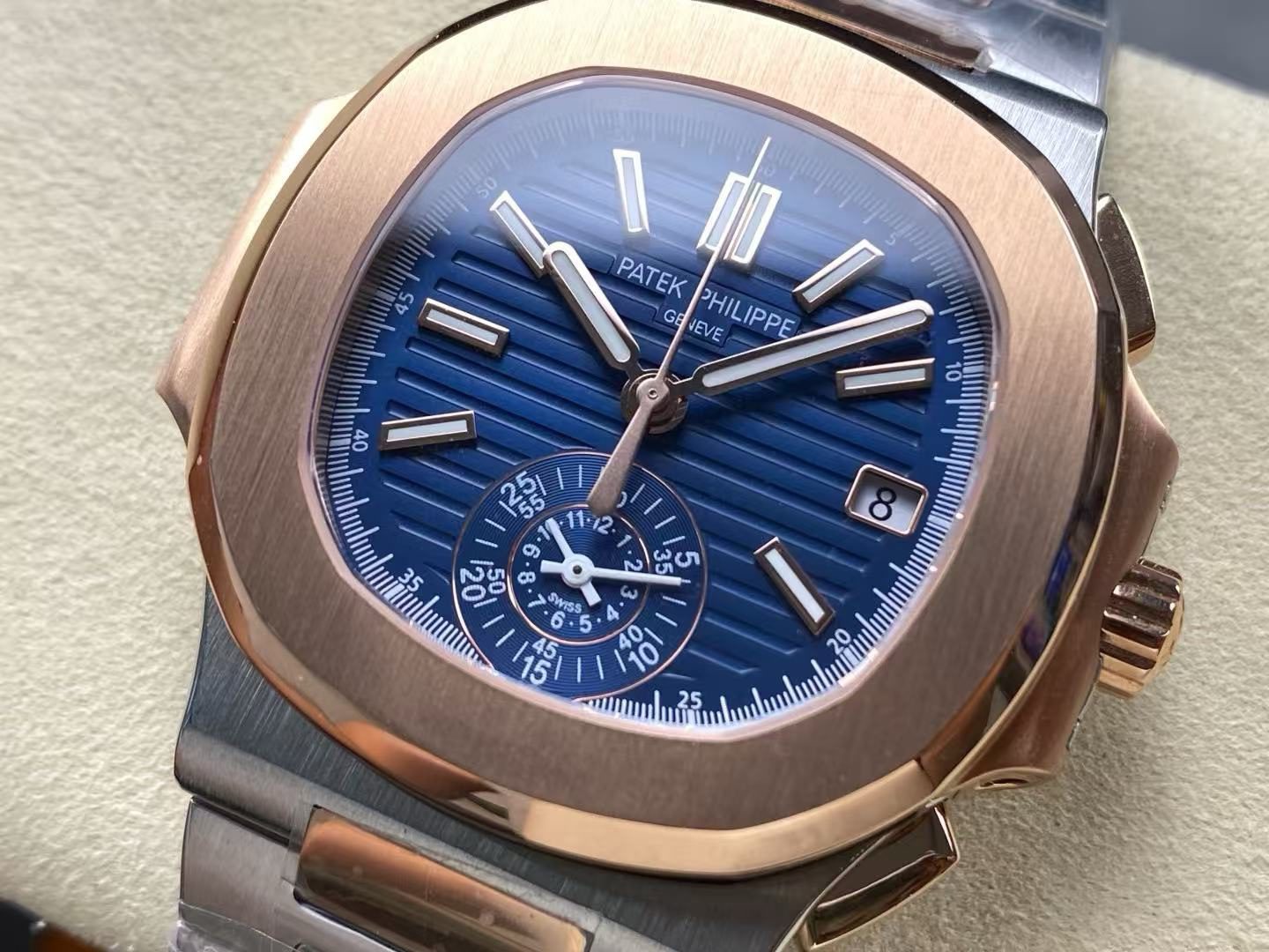 a273f4533c3c17b82095ae22c35cd3be Replica Patek Philippe Nautilus Chronograph Date Two-Tone 5980/1AR-001 - Image 4