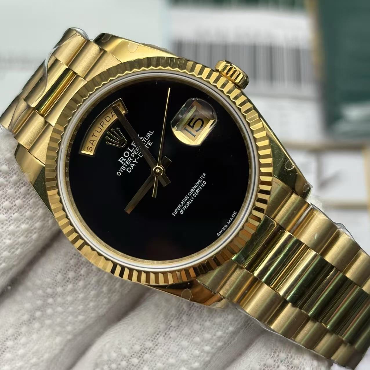 a60e5e597edfb9c6046807adf3ea27e2 Rolex Day Date President Gold Replica - Black Dial - Image 5
