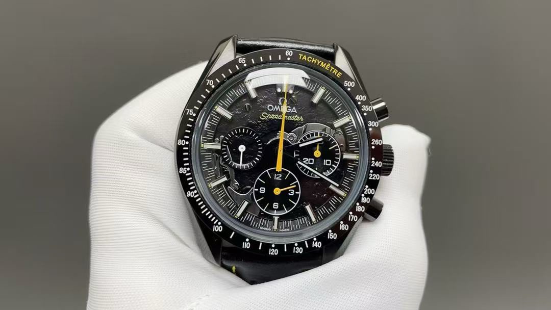 af5012a80070b7b2ecbcbf0ed5cac5cf Replica Omega Speedmaster Men Automatic Black Leather Watch O31192443001001 - Image 3