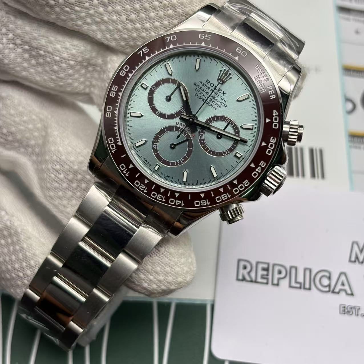ba04a7cea84c8e67745842651196acfe Super Clone Rolex Cosmograph Daytona Replica with Transparent Case Back and Oyster Bracelet