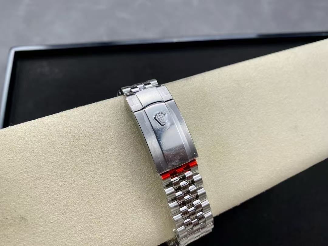 c01b65b787536d950fd1d70017f606a3 Rolex Datejust 126234 Black Dial Replica clone - Image 3