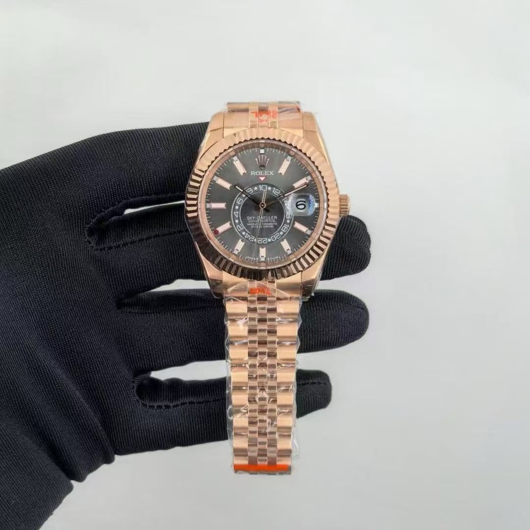 c6ea5d4ce8f37dfc5796fd8e9f50ade5 Rolex Sky-Dweller Rhodium Dial Rose Gold Replica 2024 - Jubilee Bracelet - Image 3