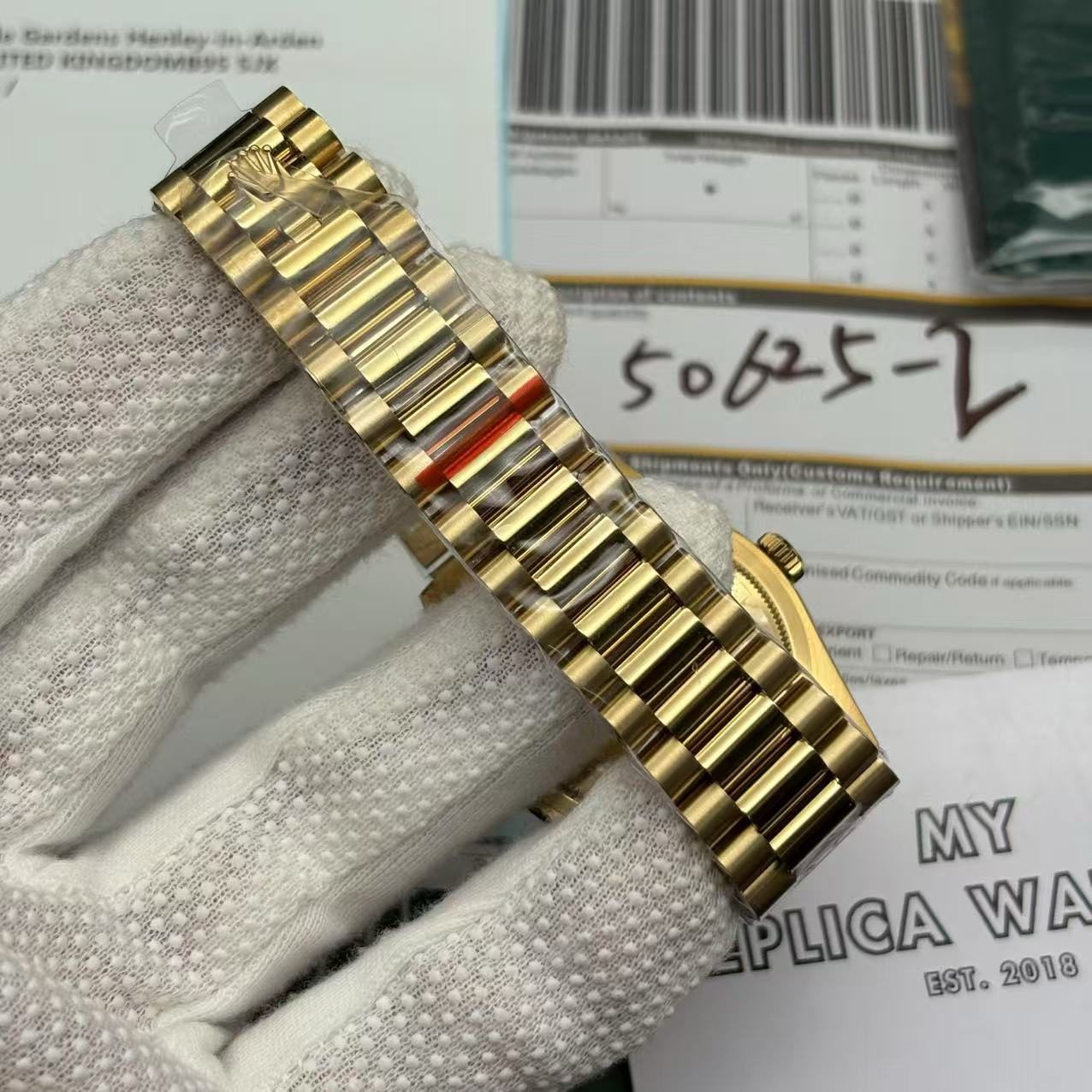 f268b1235d9384242c5da4fc4939caaf Rolex Day Date President Gold Replica - Black Dial - Image 6