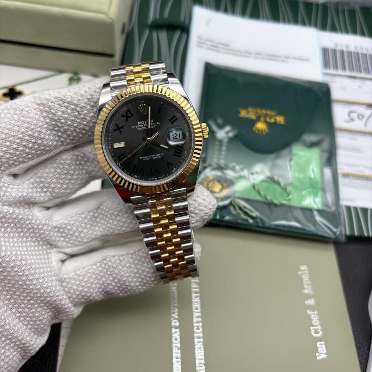 f307e84faffb9beb2bfee21ce8e5e03a Rolex Datejust 126233 Wimbledon Replica - Image 11