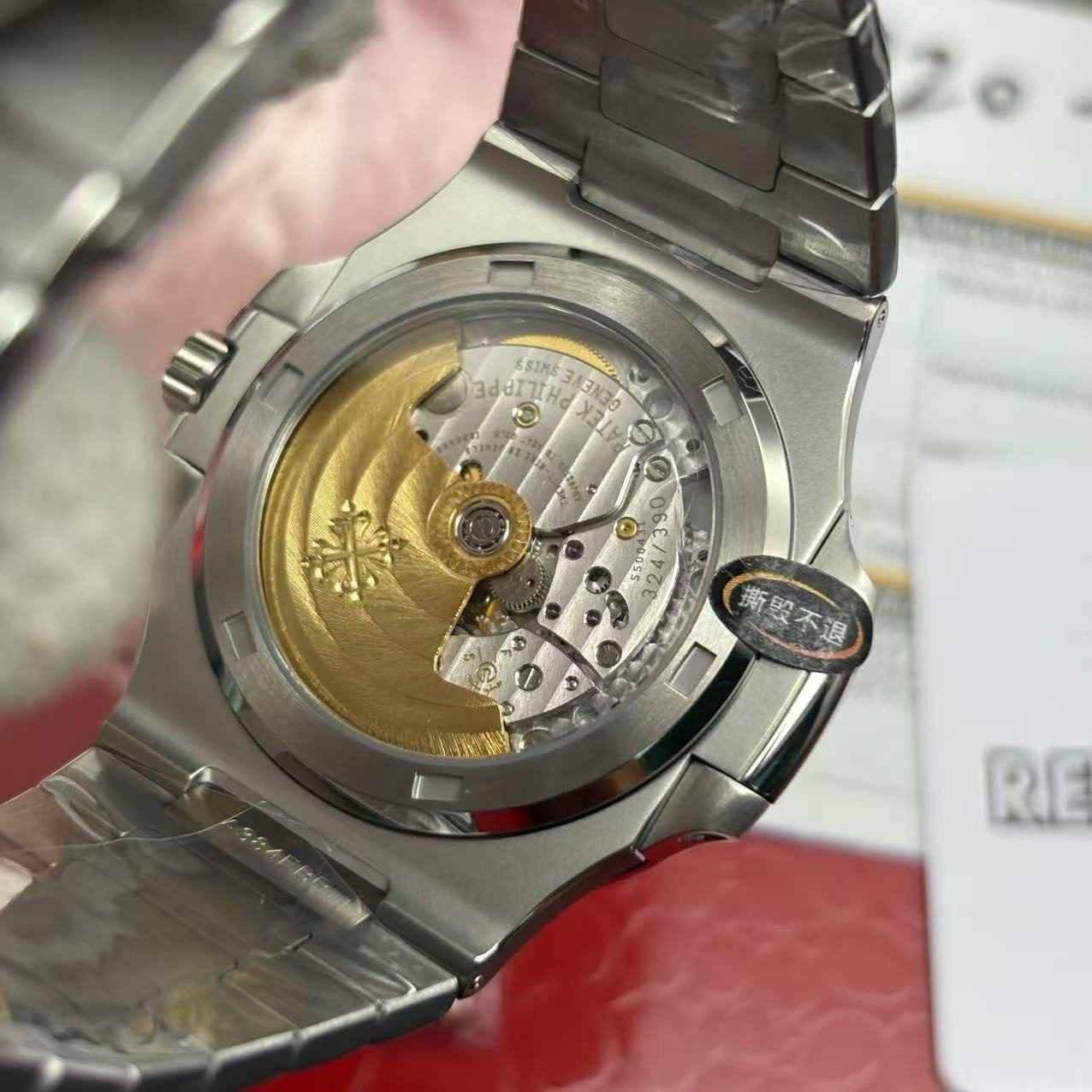 f9ce9a3d708246ac85c9ec3f2a17d4ca Replica Patek Philippe Nautilus 5711 White Dial - Image 2