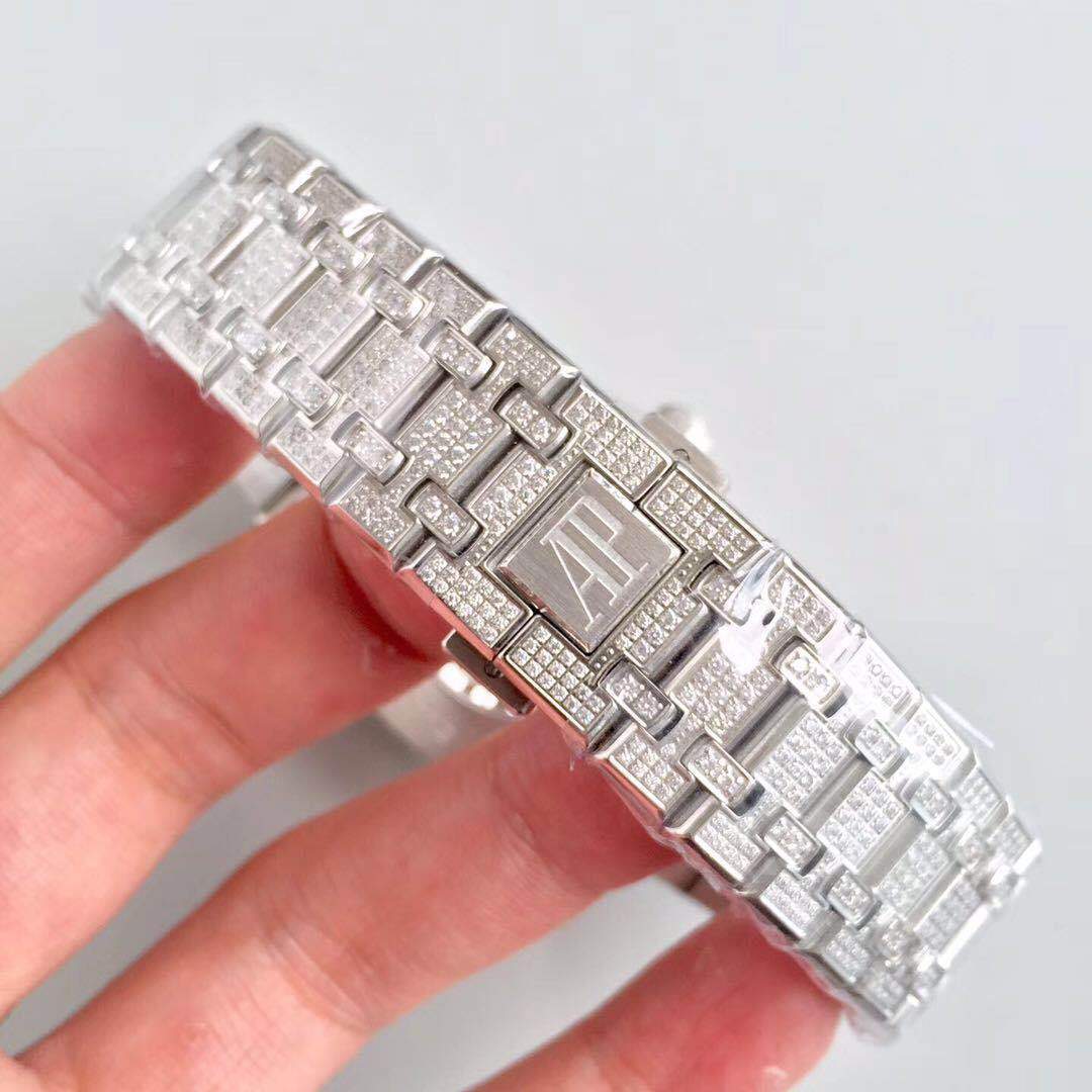 Replica AP Royal Oak Full Diamond Replica AP Royal Oak Full Diamond