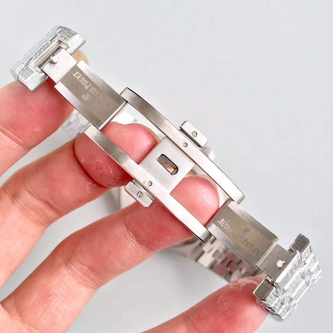 Replica AP Royal Oak Full Diamond Replica AP Royal Oak Full Diamond