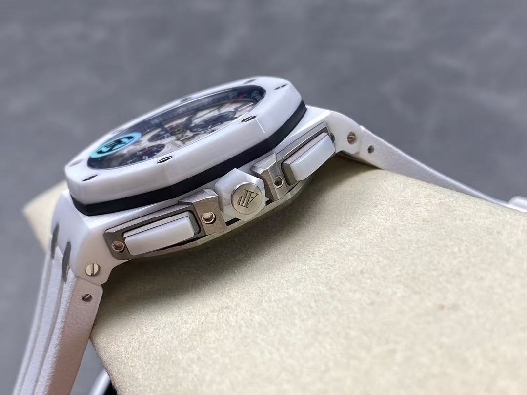 05f6e8895f7578e086a63431431ad180 Replica Audemars Piguet Royal Oak Offshore 26402CB.OO.A010CA.01 side crown