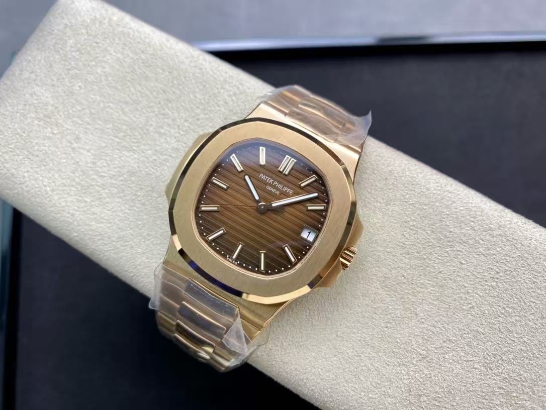 0d2777f5c6fb8a89db46d01ee360fb49 Super Clone Replica Patek Philippe Nautilus - Rose Gold - Image 8