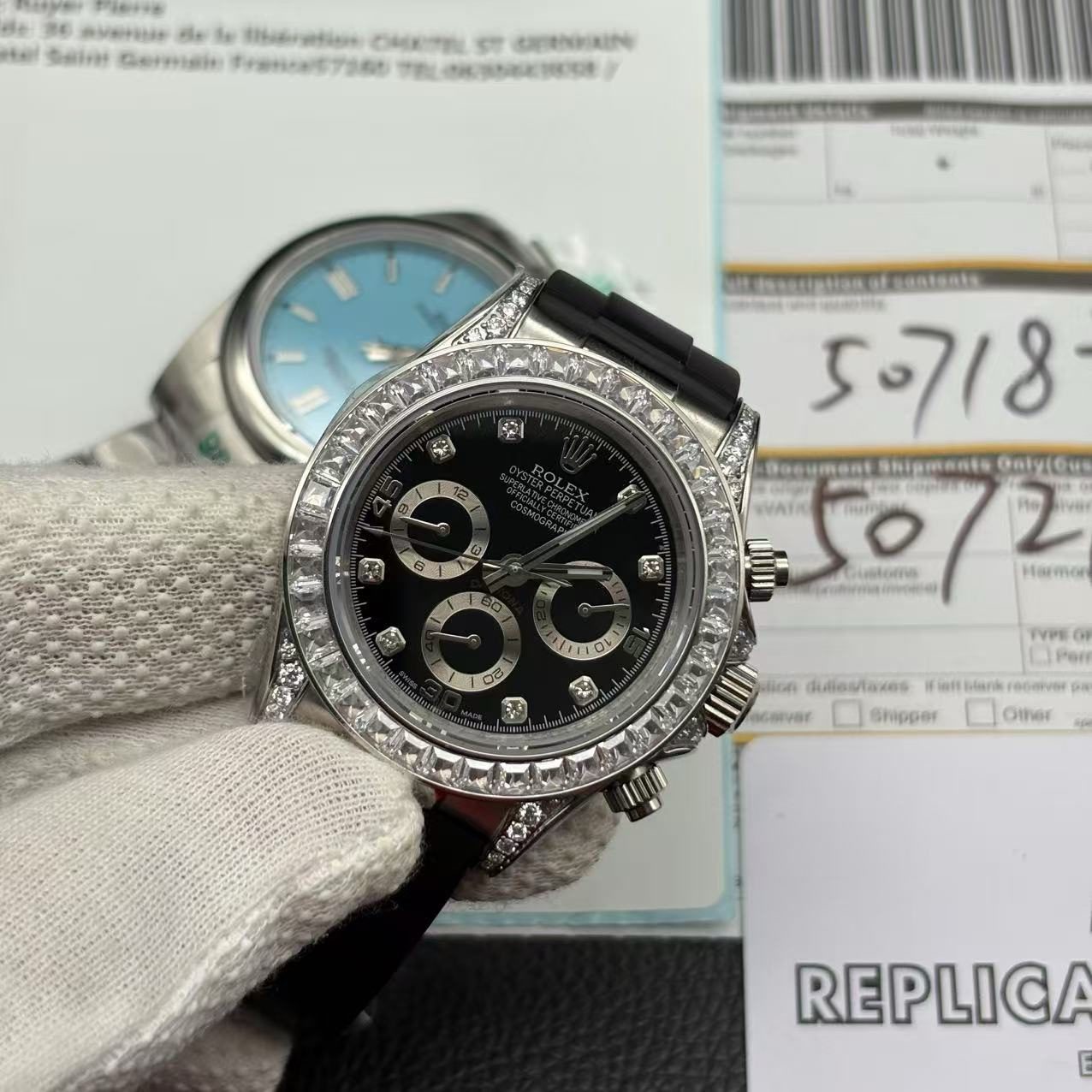 1f90b74384be14ec1e8ccdc096e69ba4 Rolex Daytona Diamond Leather Strap Replica - Image 3