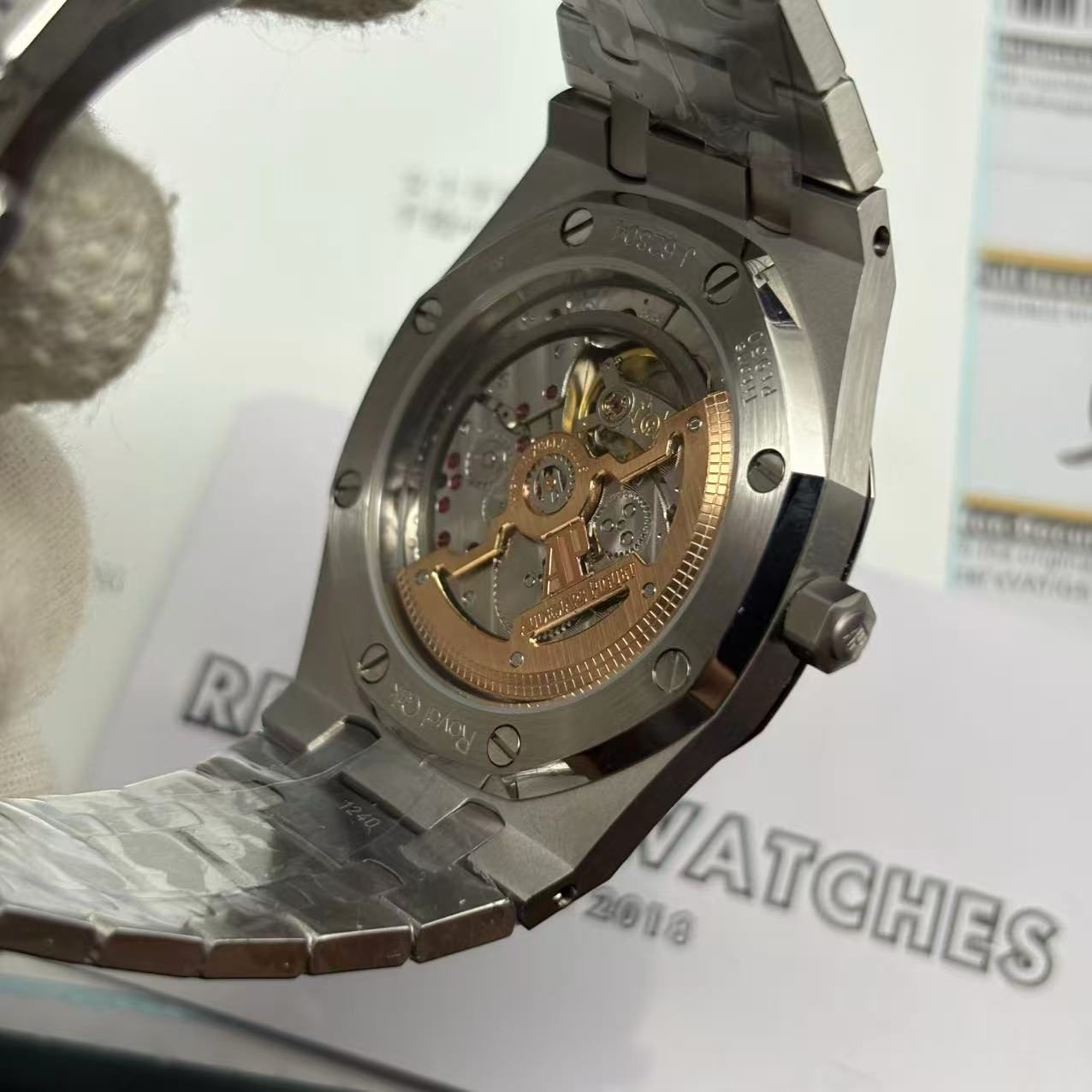 27fa8bcecf813c90cad57fd67d1cb7c8 Replica Audemars Piguet Royal Oak Jumbo Extra-Thin Blue 15202ST.OO.1240ST.01 - Image 5