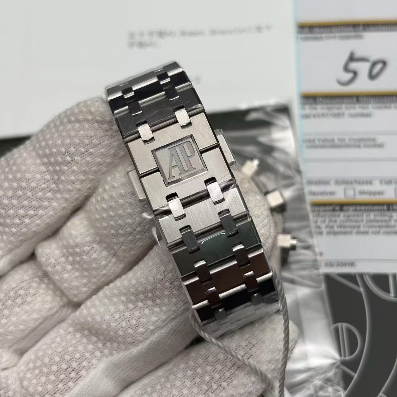 642a19e1af1934799af817fae1bded43 Best Swiss Clone Replica Audemars Piguet Royal Oak - Silver/Black Chronograph - Image 8