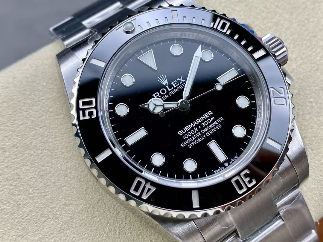 7676ed15e6c59dbe7e215b4f6f09353f Rolex Submariner Date 41mm ( 2025 ) 126610NL Replica - Image 2