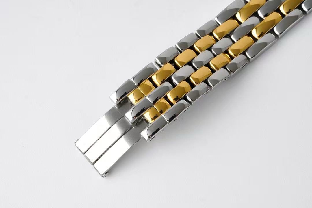 8fd7816c679b00dcbb08434d9cbbeb58 Replica Cartier Panthère de Cartier Women Quartz White 18ct Yellow Gold Watch W2PN0006 - Image 6