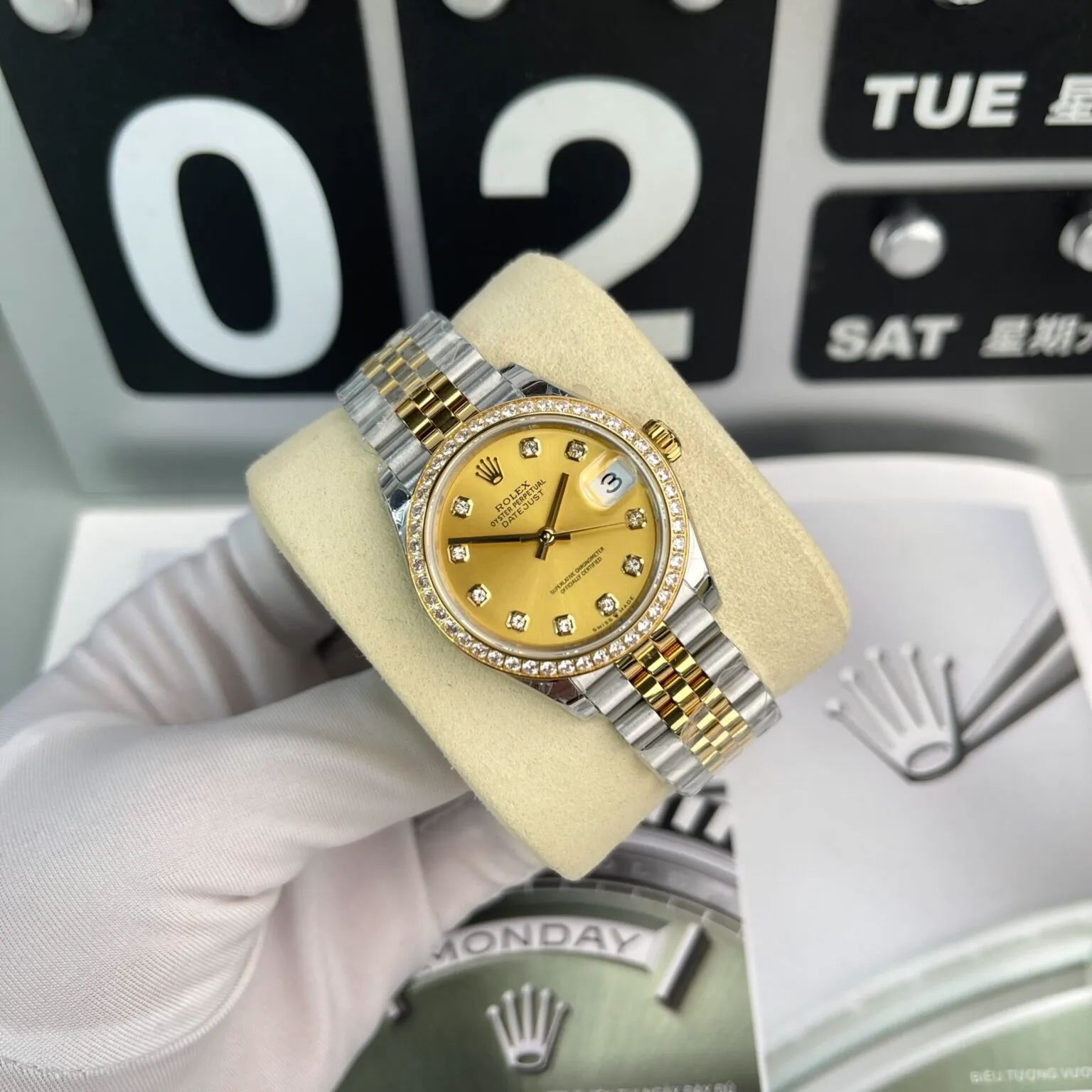 Replica Rolex Datejust Champagne Dial 116243 36mm