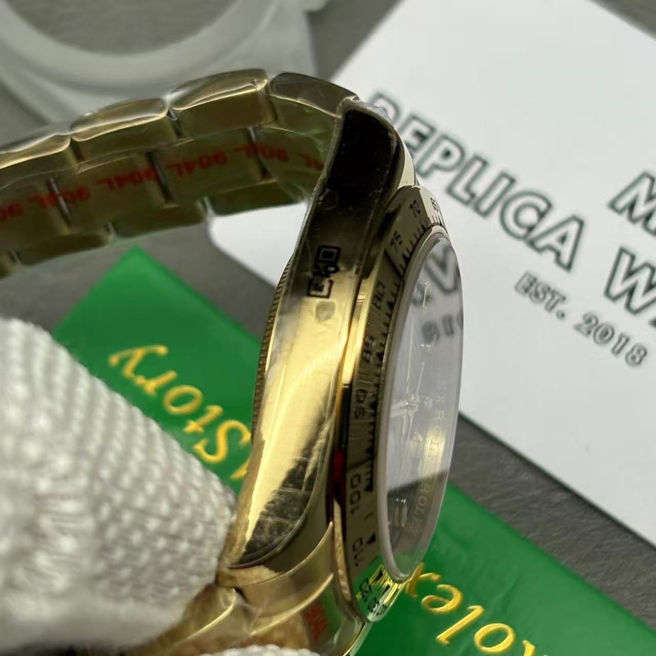 c0e0be3314d1ac1b4353467cefc05766 Rolex Daytona Green 116508 Replica - Image 7