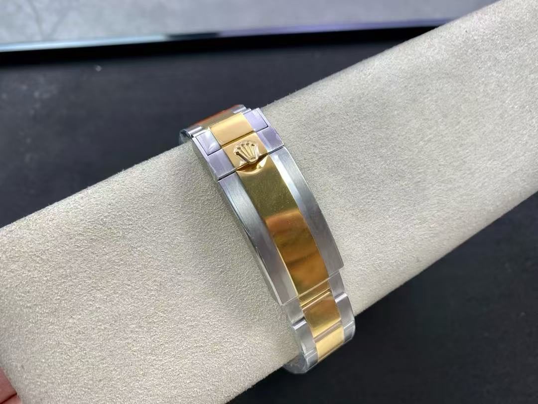 c59b566735ef8f1d6ed66034f5efb902 Rolex Submariner Two Tone 41MM Submariner 126613LB (2025) Super Swiss Clone - Image 10