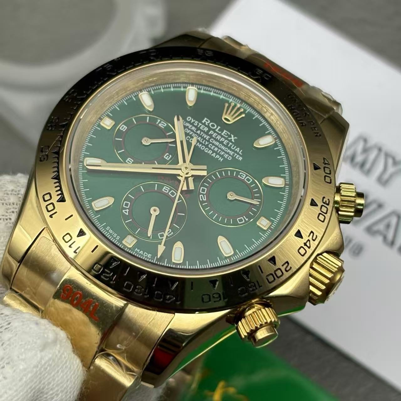 ce4e8379066e09ed6f0d7df6f5d97046 Rolex Daytona Green 116508 Replica - Image 5