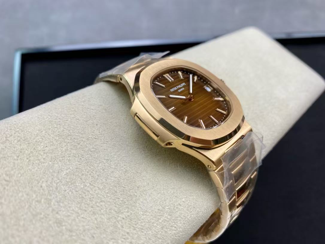 d9f719f7ac441be33e1ecea514b687d6 Super Clone Replica Patek Philippe Nautilus - Rose Gold - Image 7